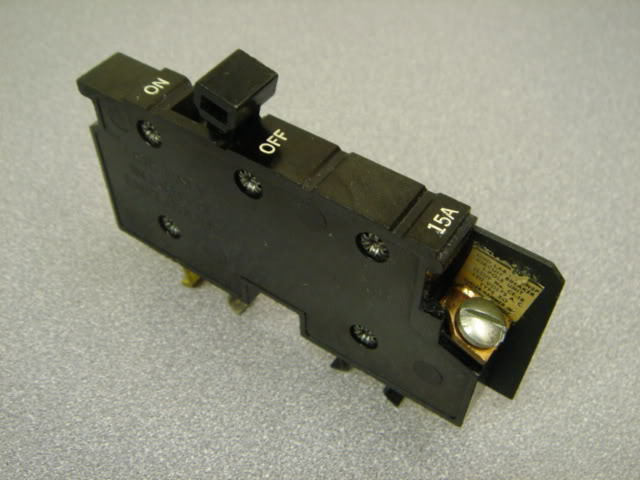 XO115 - Square D - Molded Case Circuit Breakers