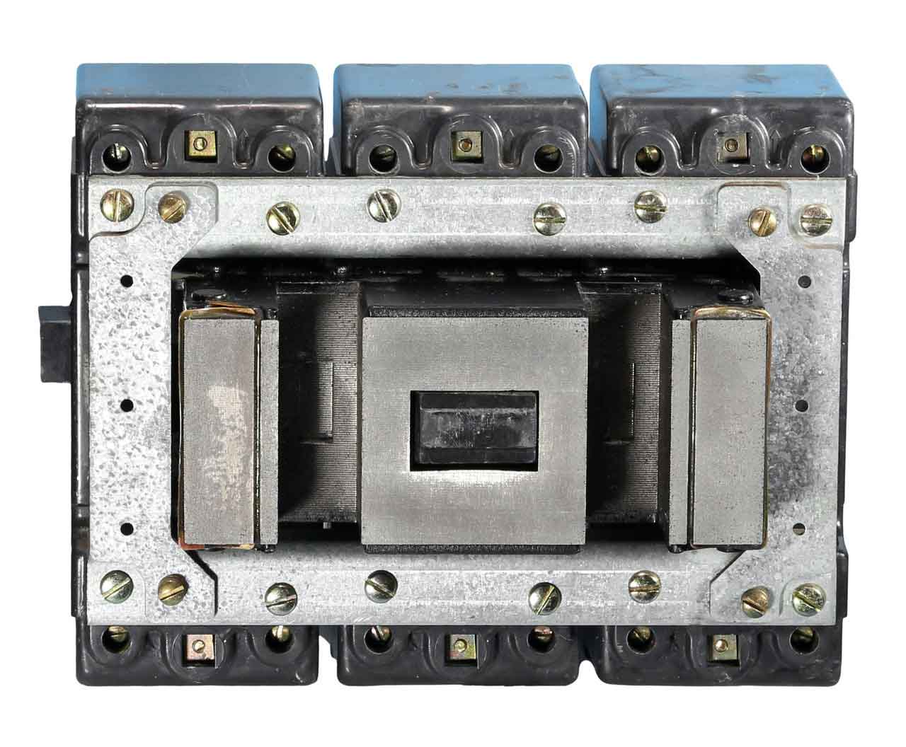 CR305HH002 - General Electrics - Contactor